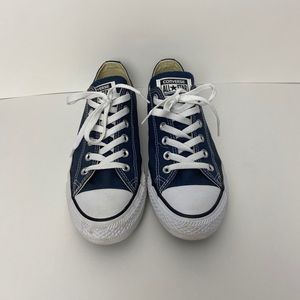 Navy blue converse